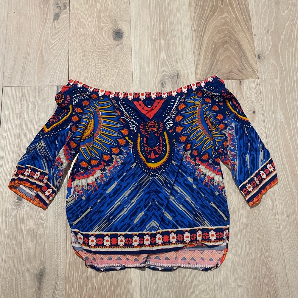 Off-shoulder tribal top